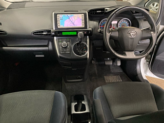 TOYOTA WISH 2010