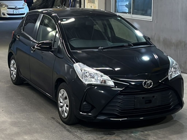 TOYOTA VITZ 2018