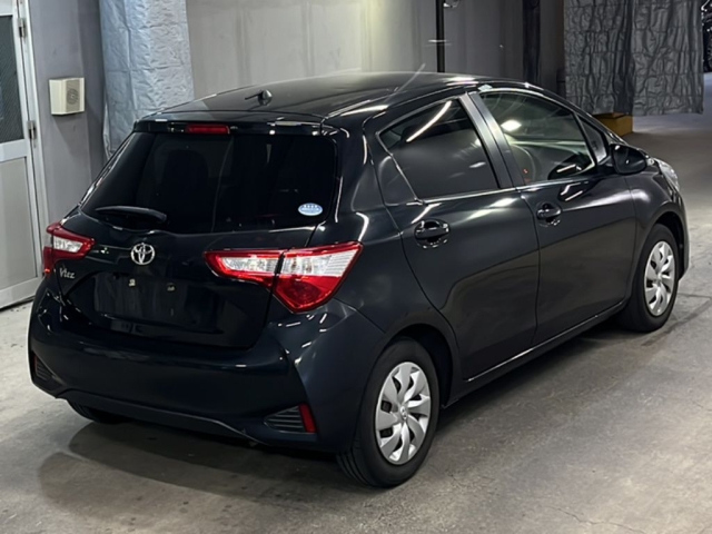 TOYOTA VITZ 2018