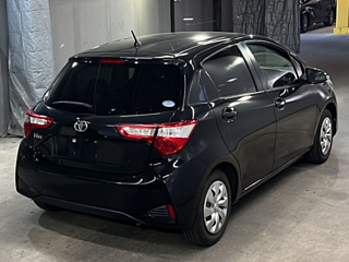 TOYOTA VITZ 2018