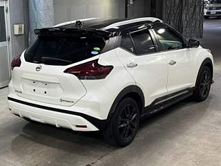 NISSAN KIX 2020