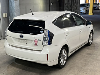 TOYOTA PRIUS ALPHA 2012