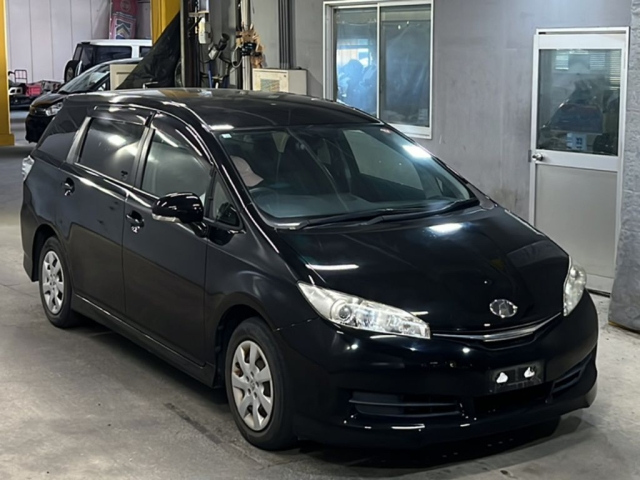 TOYOTA WISH 2012