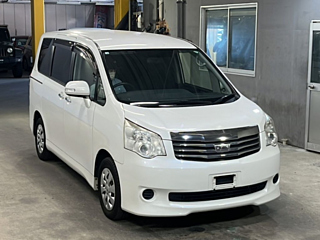 TOYOTA NOAH 2012