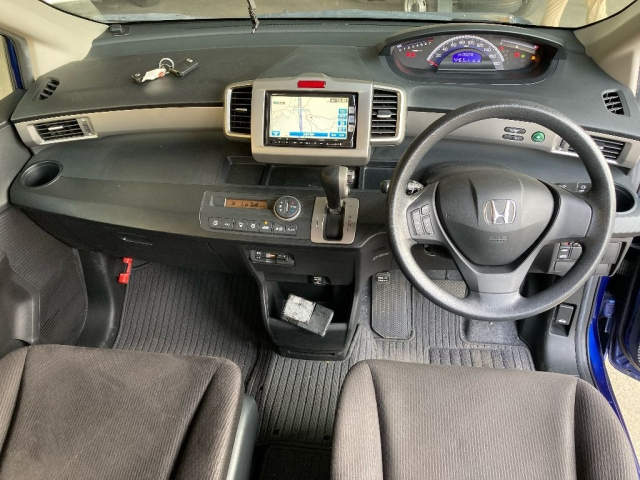 HONDA FREED 2013