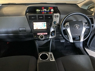 TOYOTA PRIUS ALPHA 2012