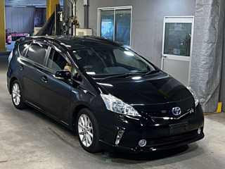 TOYOTA PRIUS ALPHA 2012