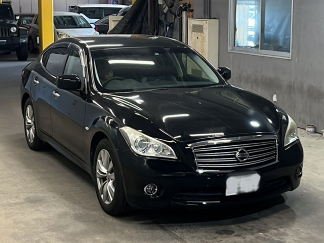 NISSAN FUGA 2013