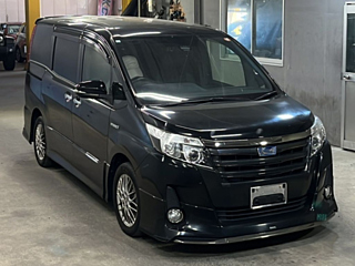 TOYOTA NOAH 2016