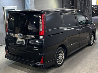 TOYOTA NOAH 2016