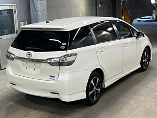 TOYOTA WISH 2012