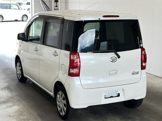DAIHATSU TANTO EXE 2011