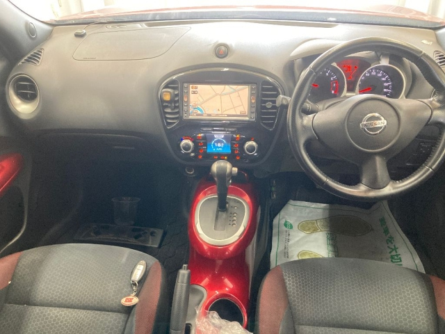NISSAN JUKE 2010