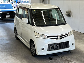 NISSAN ROOX 2010