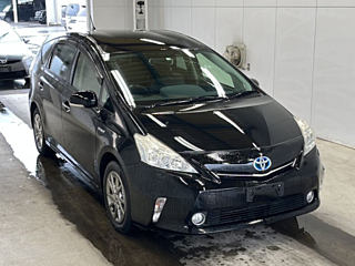 TOYOTA PRIUS ALPHA 2014