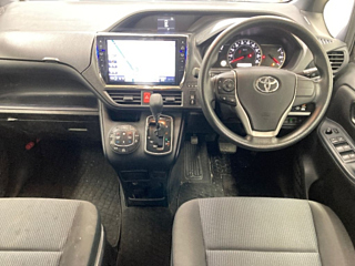 TOYOTA NOAH 2014
