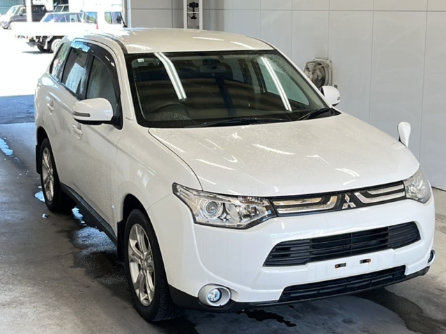 MITSUBISHI OUTLANDER 2012