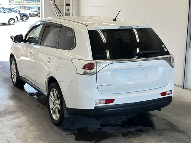 MITSUBISHI OUTLANDER 2012