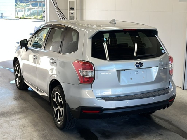 SUBARU FORESTER 2015