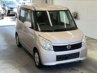 NISSAN ROOX 2013
