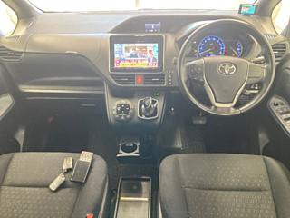 TOYOTA VOXY 2014