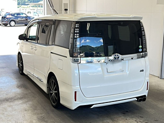 TOYOTA VOXY 2014