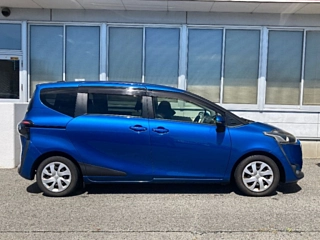 TOYOTA SIENTA 2016