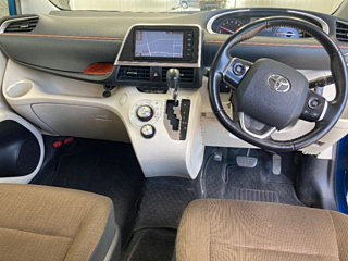 TOYOTA SIENTA 2016