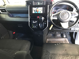 TOYOTA ROOMY 2019