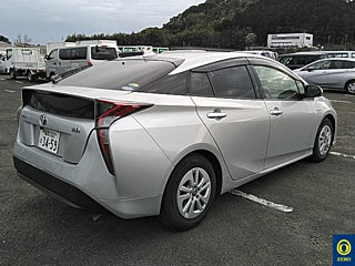 TOYOTA PRIUS 2017