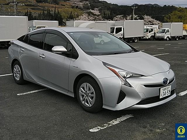 TOYOTA PRIUS 2017