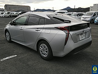 TOYOTA PRIUS 2017