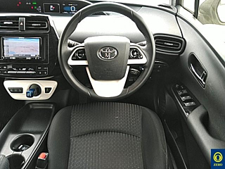 TOYOTA PRIUS 2017