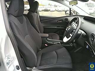 TOYOTA PRIUS 2017