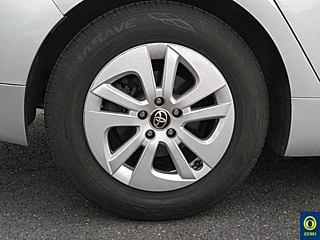 TOYOTA PRIUS 2017