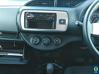 TOYOTA VITZ 2014