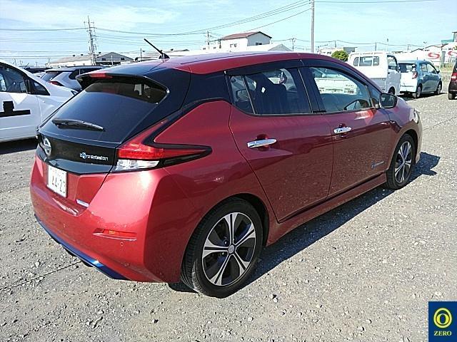 NISSAN LEAF 2017