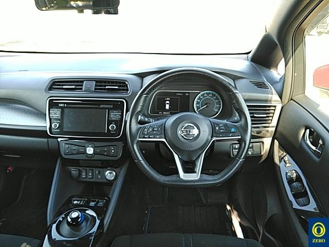 NISSAN LEAF 2017