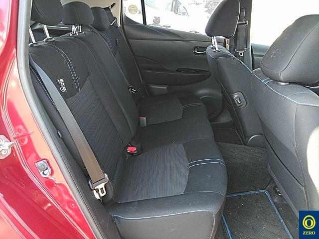NISSAN LEAF 2017