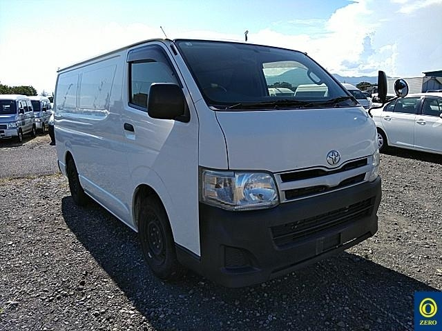 TOYOTA HIACE VAN 2012