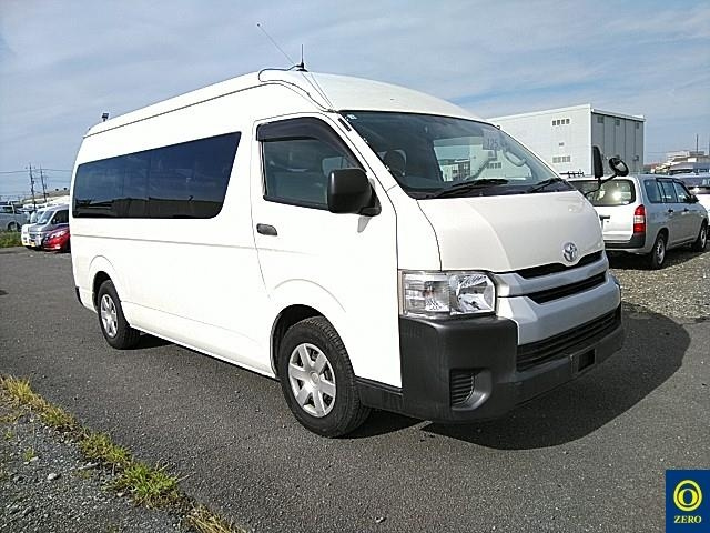 TOYOTA HIACE 2015