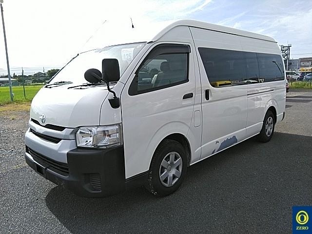 TOYOTA HIACE 2015