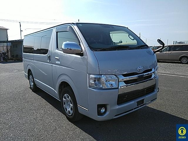 TOYOTA HIACE VAN 2019