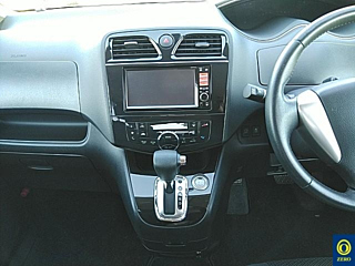 NISSAN SERENA 2011