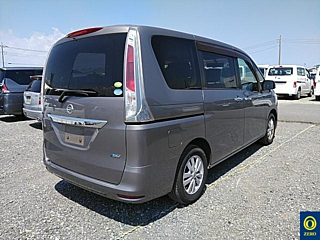 NISSAN SERENA 2011