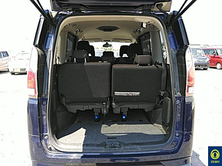 NISSAN SERENA 2017
