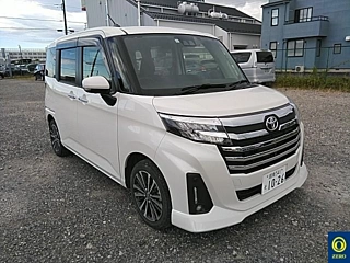 TOYOTA ROOMY 2023