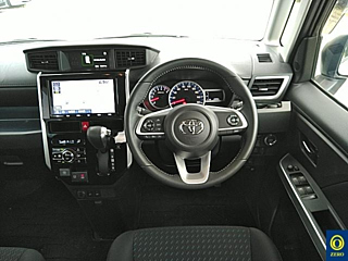 TOYOTA ROOMY 2023