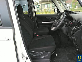 TOYOTA ROOMY 2023