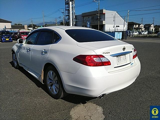 NISSAN FUGA 2009